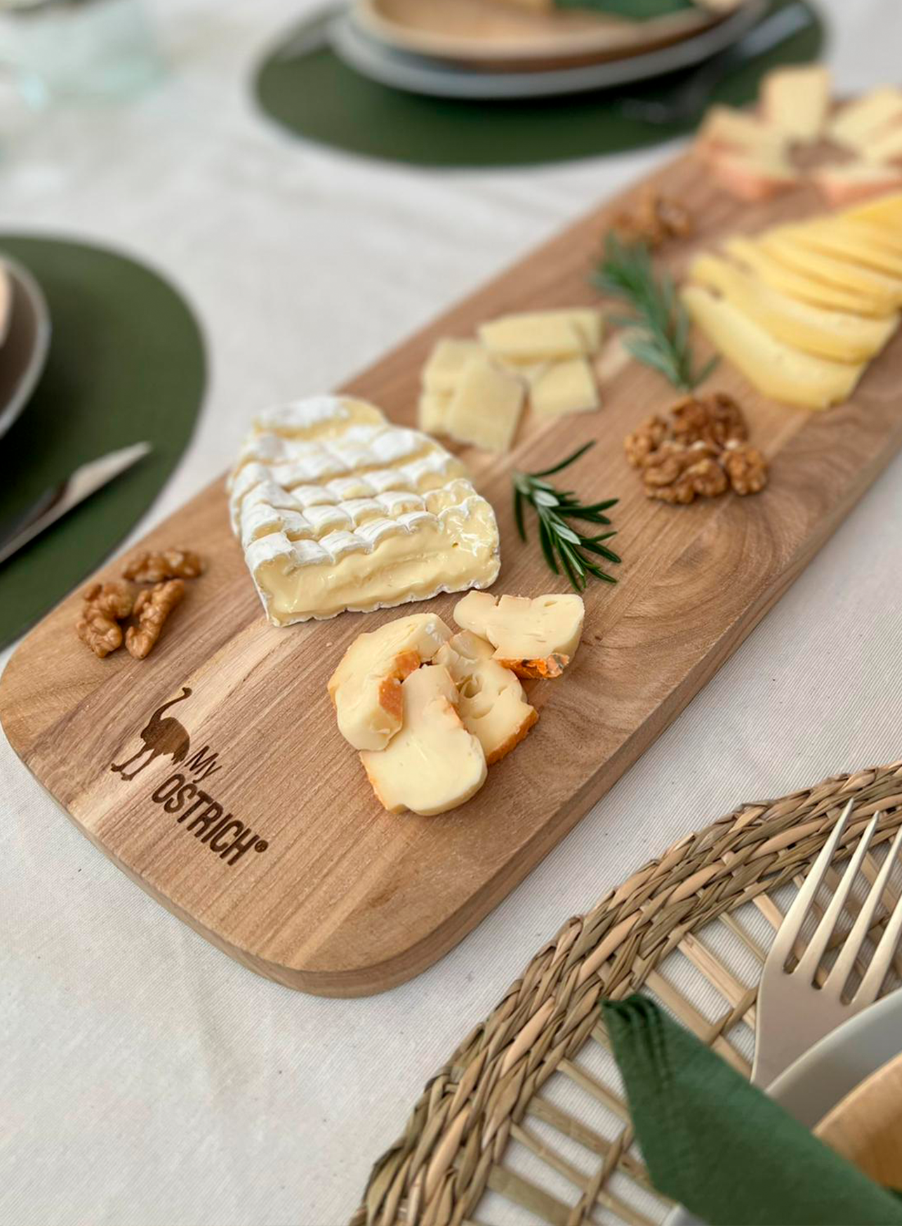 Tabla de servir grande de madera 63 X 18.5 X 1 CM